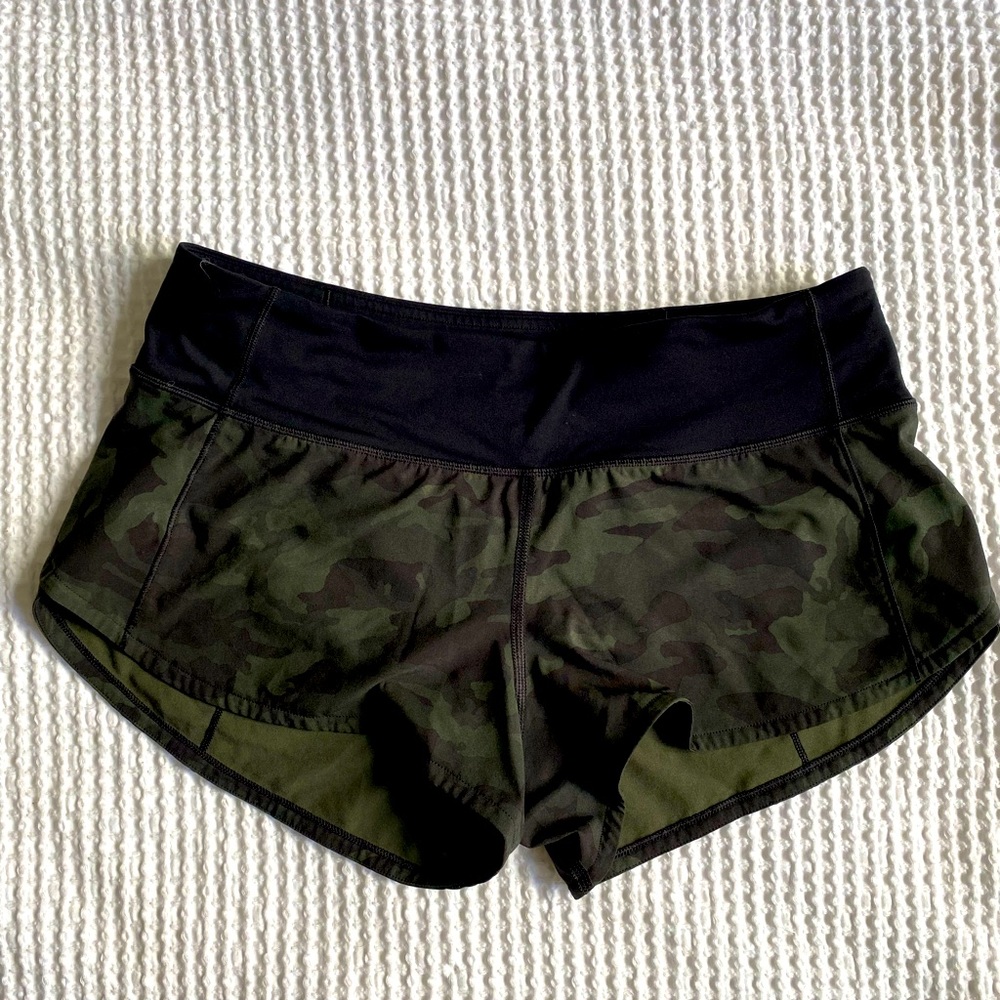 2.5” Lululemon low rise run shorts